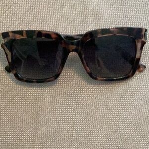 Brown/Black Tortoiseshell Emerald Isle Sunglasses